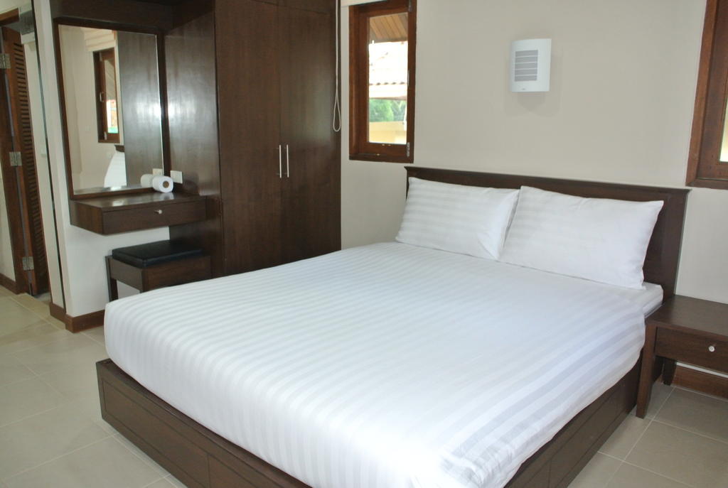 P.f Pool Resort 2*